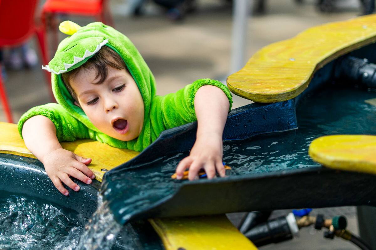 Riveropolis es una experiencia práctica de juego acuático, utiliza el juego y la magia del agua para inspirar la creatividad.