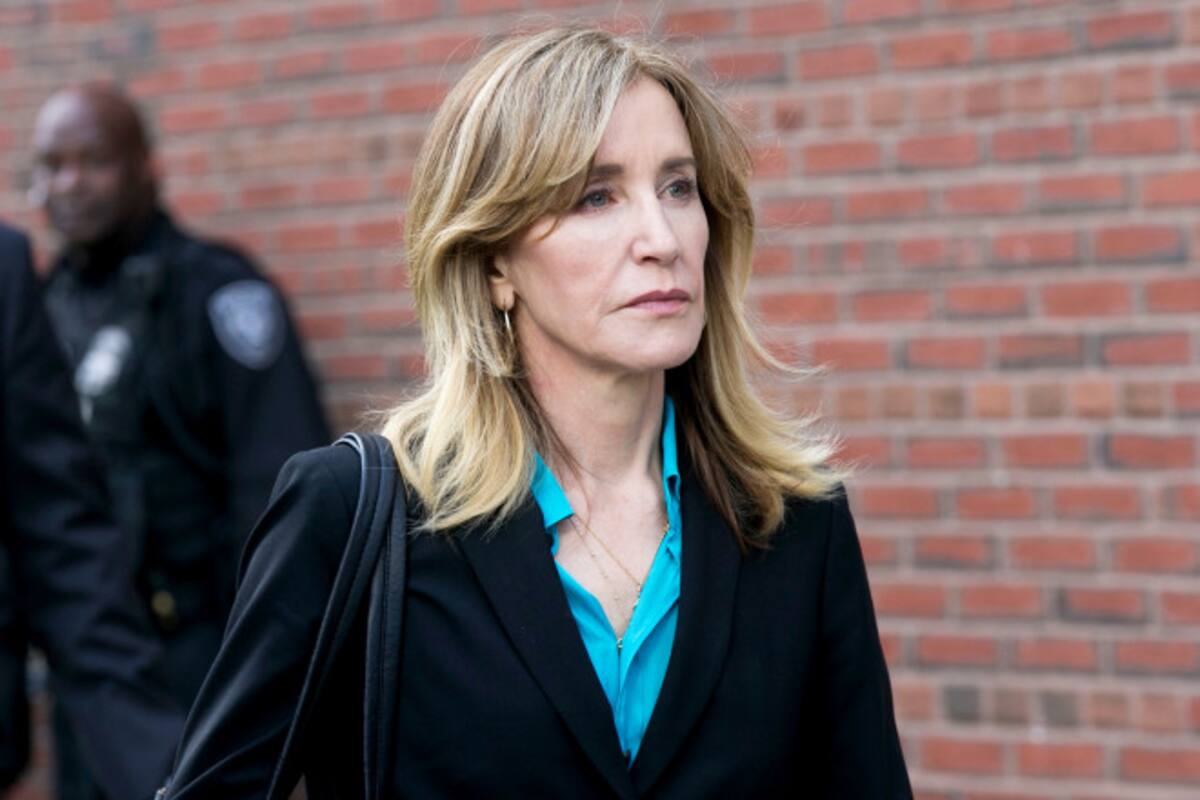 Felicity Huffman pide a un juez que ordene la devolución de su pasaporte