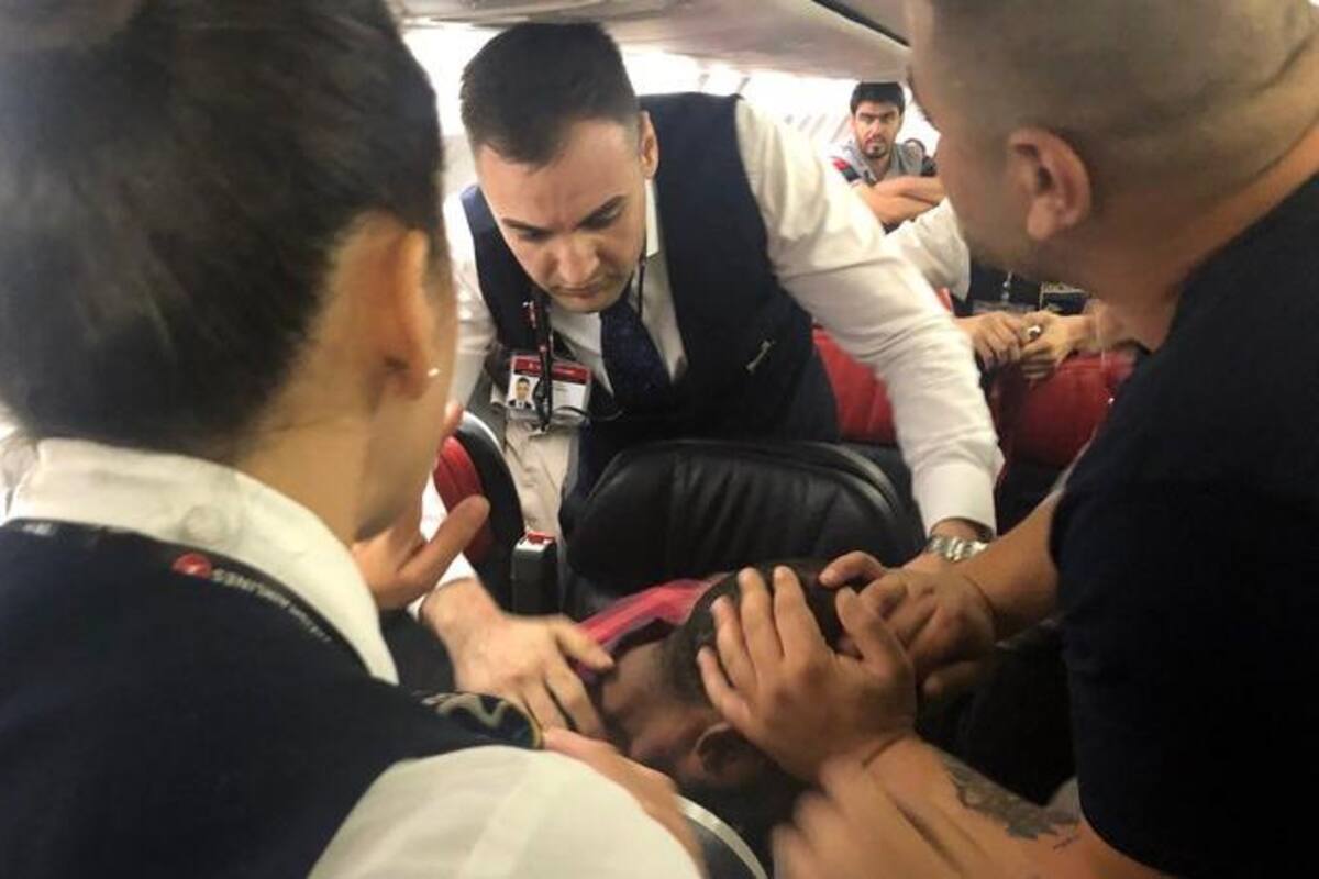 Pánico en vuelo a Sudán; hombre intenta ingresar a cabina