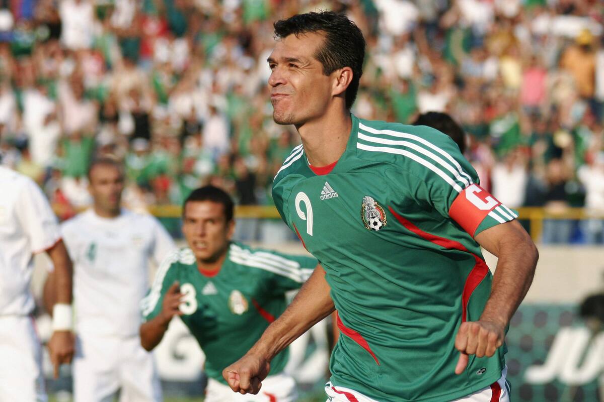 ¡Consejero de lujo! Jared Borgetti habla sobre futuro de Jiménez y Lozano en Europa