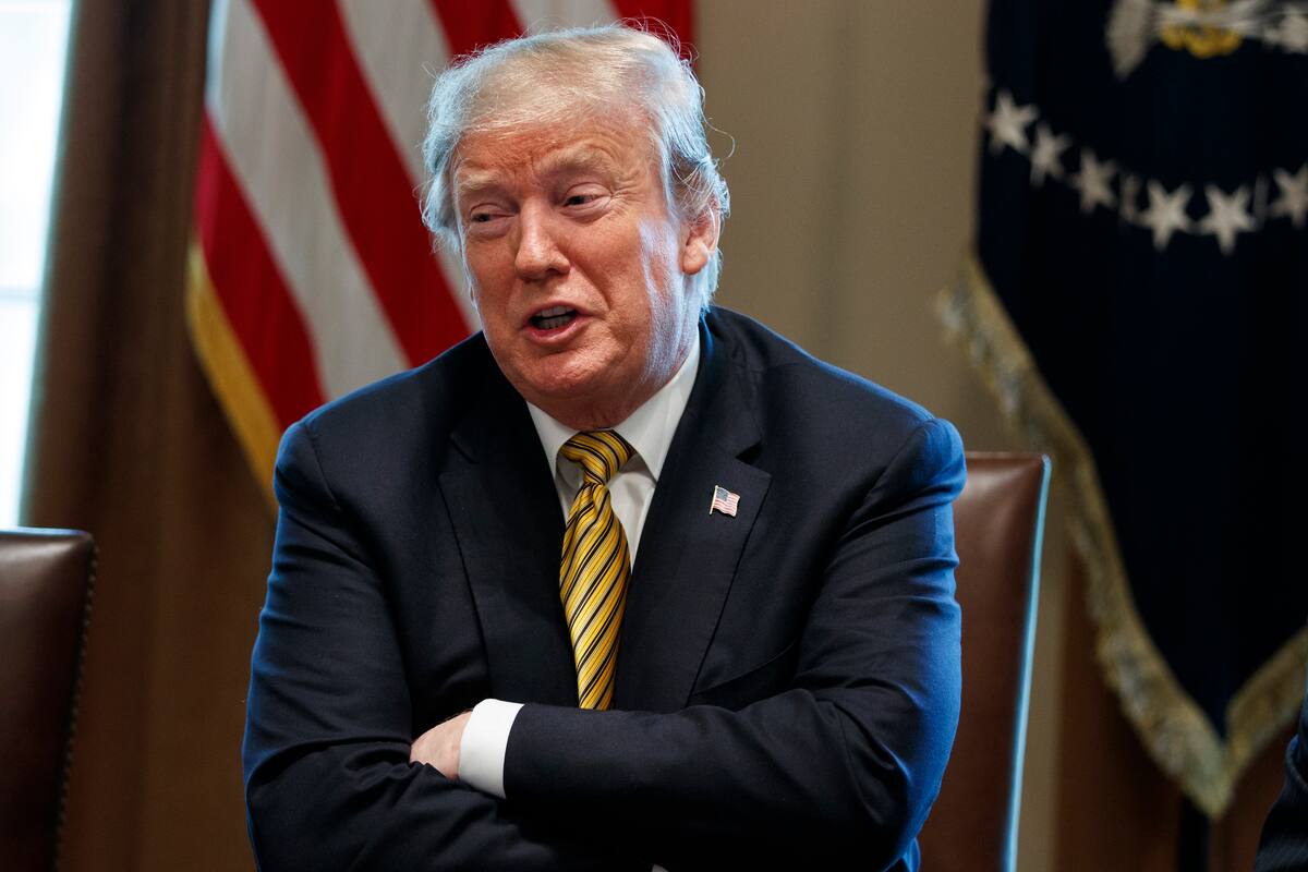 Trump dice que sí confía en México tras hablar con AMLO