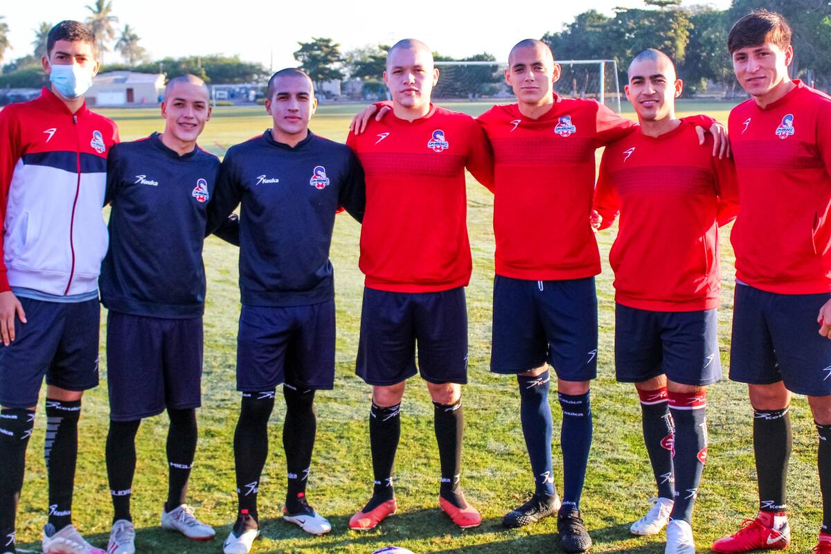 Promesas de Cimarrones hacen pretemporada con el primer equipo