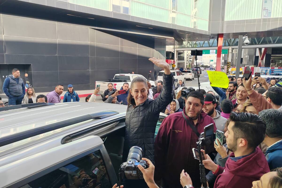 Con porras y cantos reciben a Claudia Sheinbaum en Tijuana