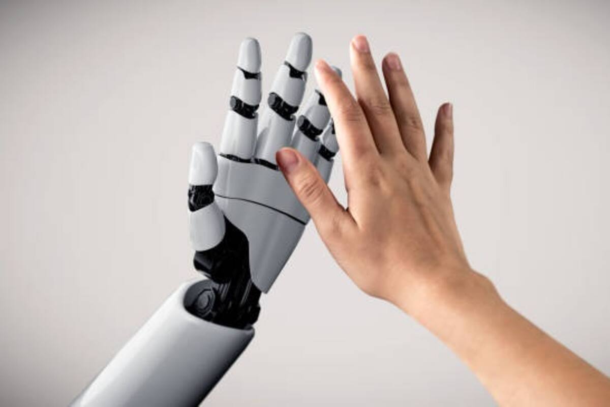 Agibot inicia la producción en serie de robots humanoides, compitiendo con Tesla