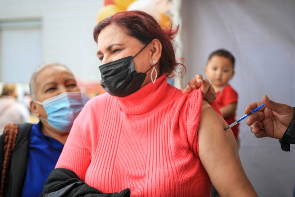 Hay disponibilidad de vacunas contra Covid-19 en BC: Secretaría de Salud
