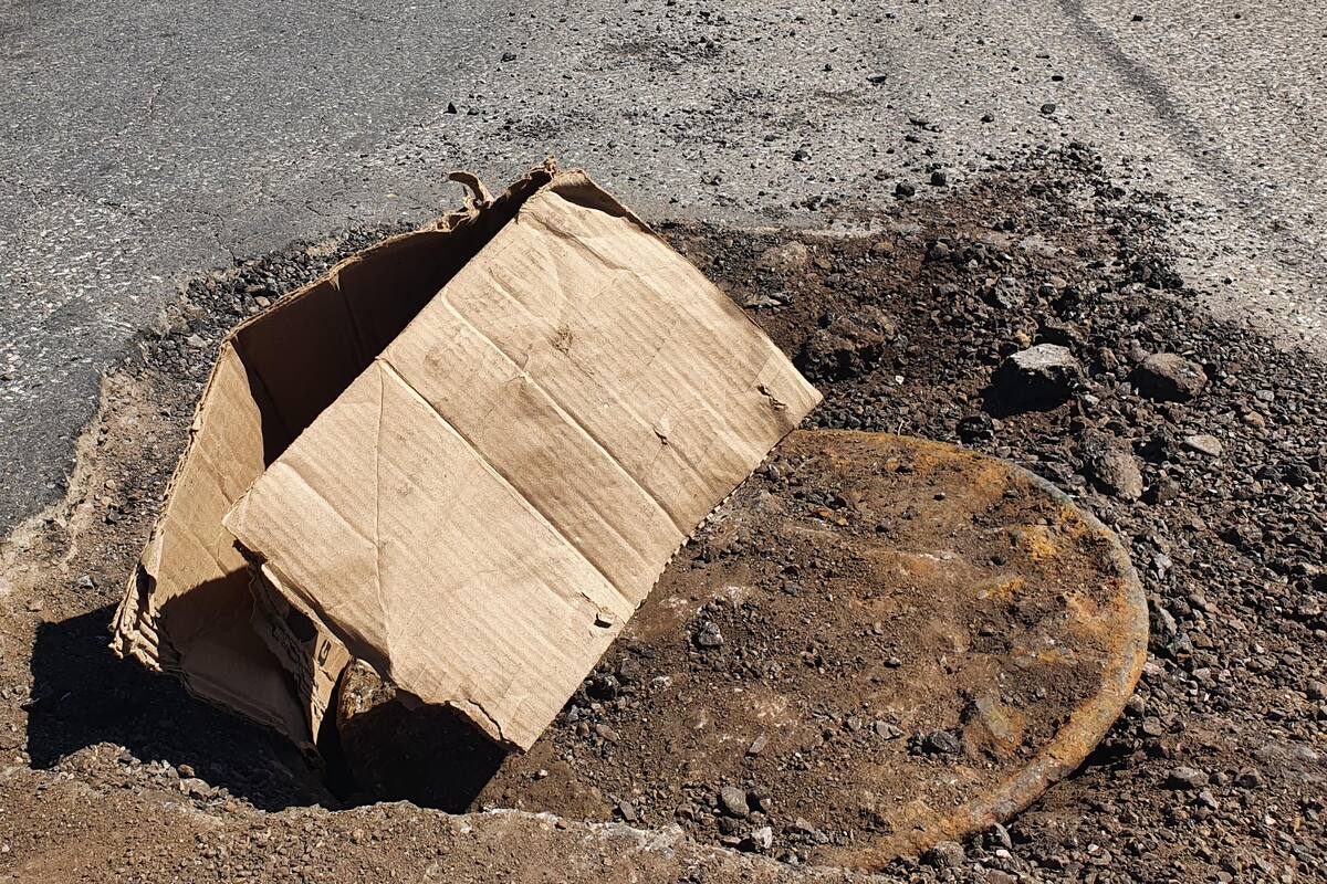 Hermosillo: Cierran escuela luego de caer niña a una alcantarilla