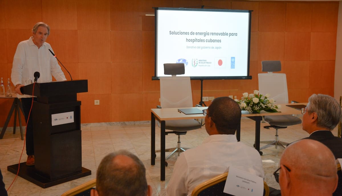 Japón financiará la instalación de paneles solares en diez hospitales de Cuba para mantener operativas áreas críticas de salud en medio de la crisis energética que afecta a la isla desde 2024. | Foto: Especial GH.
