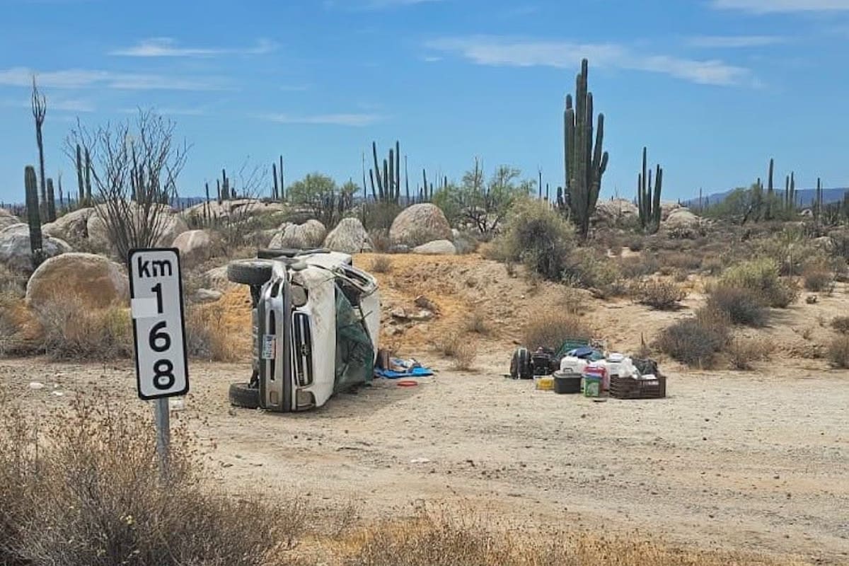 Tres mujeres resultan lesionadas tras salida de camino en Cataviña