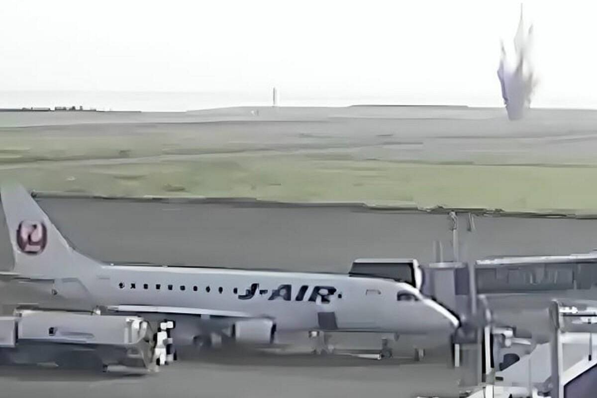VIDEO: Bomba de la Segunda Guerra Mundial explota en aeropuerto de Japón