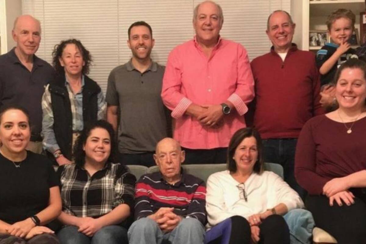 Contagian de Covid-19 a abuelito de 99 años en su cumpleaños