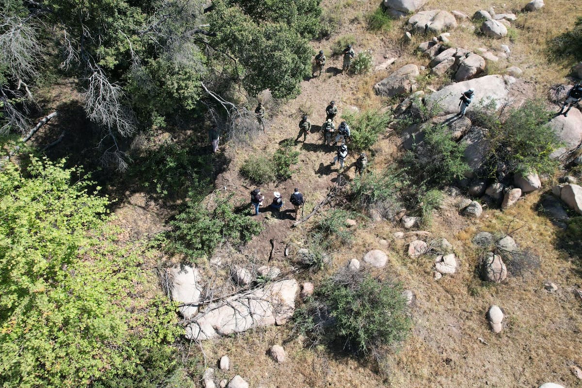 Localizan dos cuerpos en fosa clandestina en el Cerro Cuchumá, en Tecate