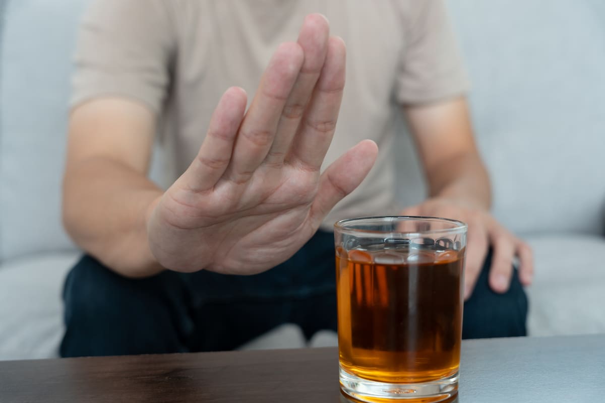 ¿Qué sucede en tu cuerpo cuando dejas de tomar alcohol por un mes?