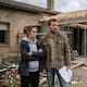 Una pareja contrató a un albañil para ampliar su casa y terminó con la vivienda en ruinas y arrestada por acoso tras intentar localizar al trabajador que los denunció, por lo que ahora el responsable deberá pagarles una indemnización superior a los dos millones de pesos