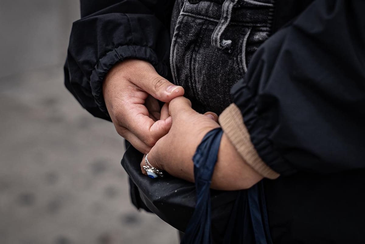 La hija de los afectados exige que las autoridades asuman los gastos médicos tras el accidente ocurrido en Mesa de Otay. Foto: Border Zoom