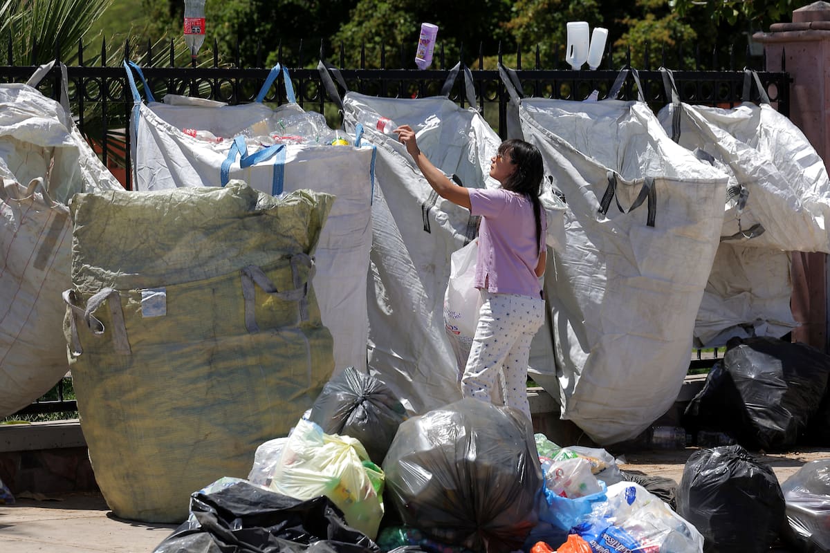 Crean hábito de donar material reciclable y ayudar a familias