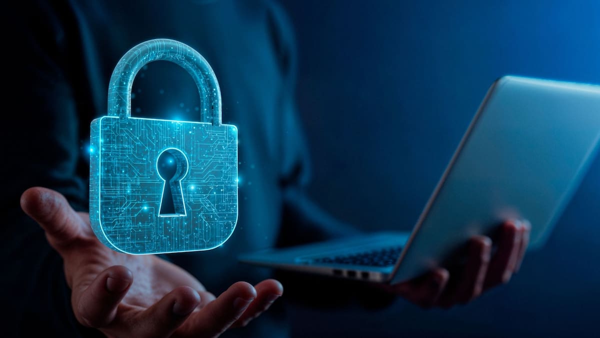 La Policía Cibernética de la CDMX revela 5 claves para identificar ofertas de trabajo falsas en WhatsApp y evitar fraudes financieros o robo de identidad en menos de 3 minutos