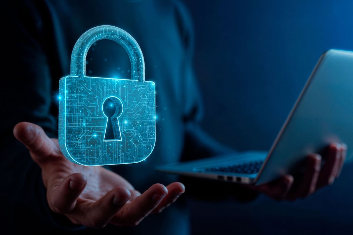 La Policía Cibernética de la CDMX revela 5 claves para identificar ofertas de trabajo falsas en WhatsApp y evitar fraudes financieros o robo de identidad en menos de 3 minutos