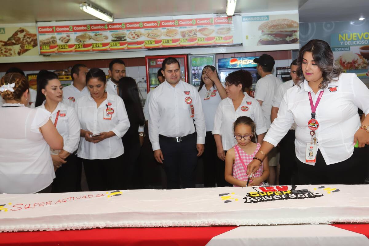 Celebra Casa Ley 65 años