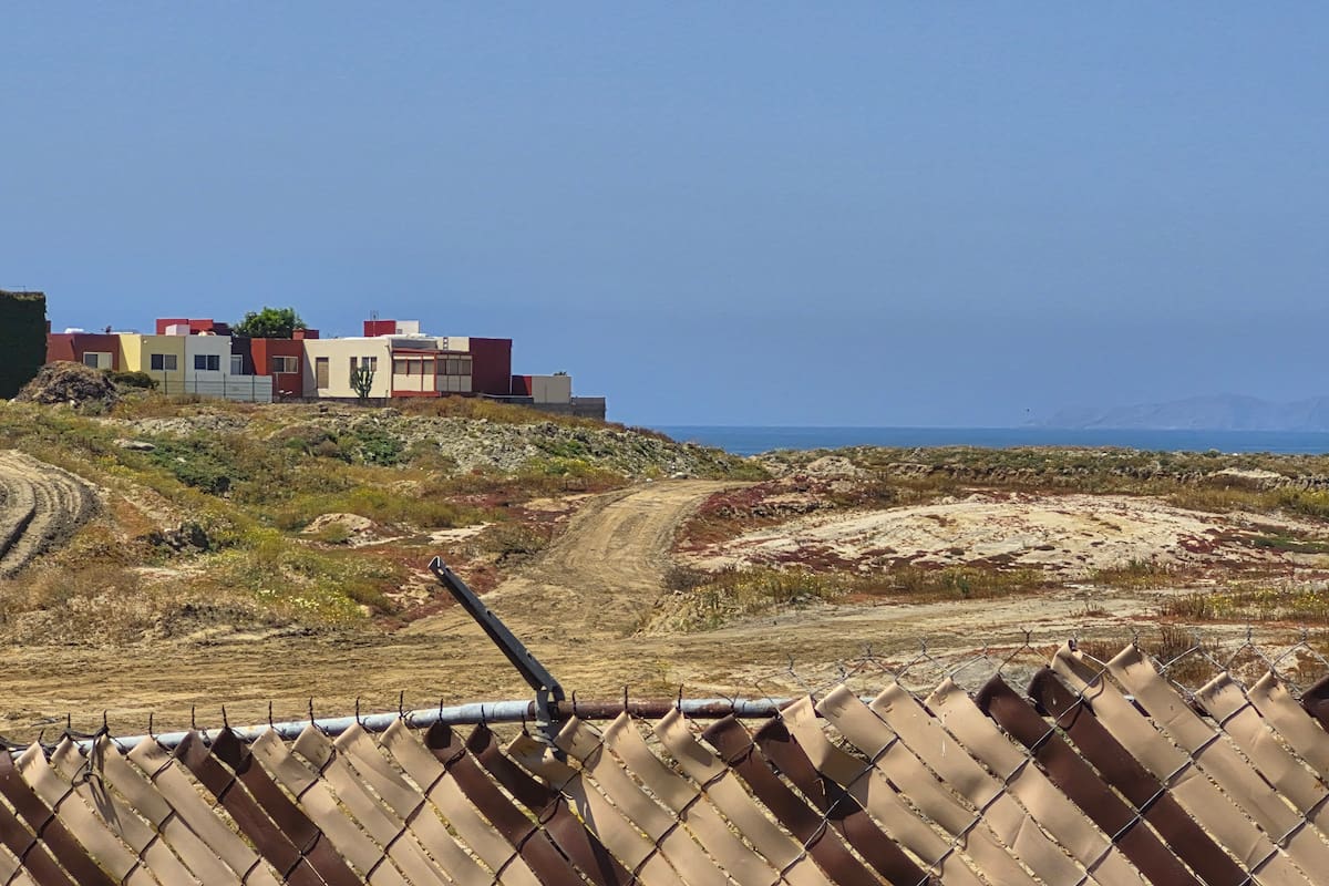 Vecinos de Playas de Tijuana se manifiestan contra proyecto inmobiliario por impacto urbano y ambiental