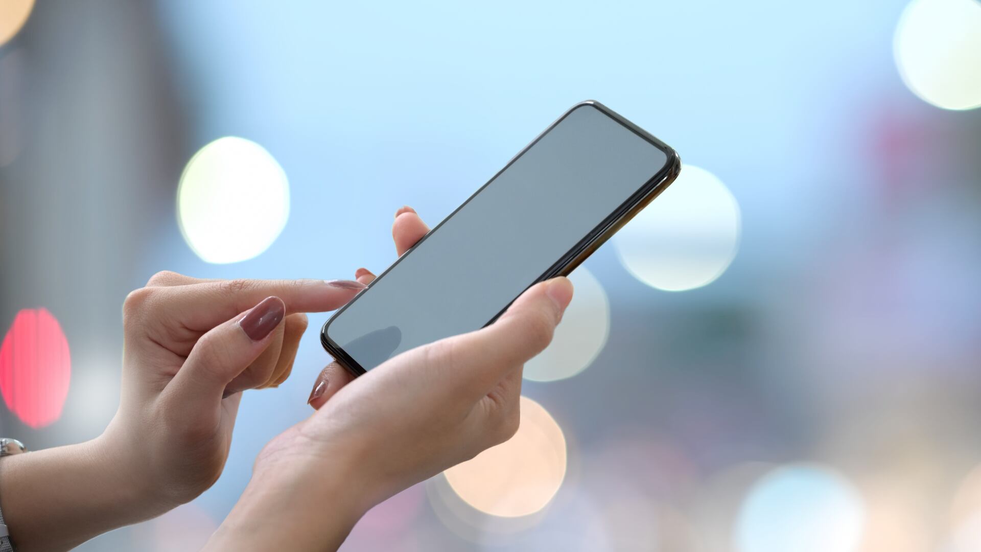 Altán tiene una cartera de 140 operadores móviles virtuales, y su red da servicio a más del 81% de las líneas de los OMV en México. Esto representa cerca de 20 millones de conexiones celulares.