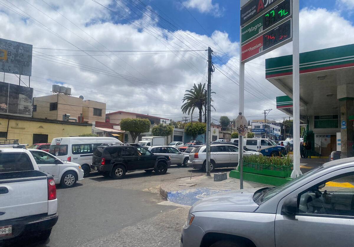 Comienza a regularizarse el abasto de gasolina en Tijuana.