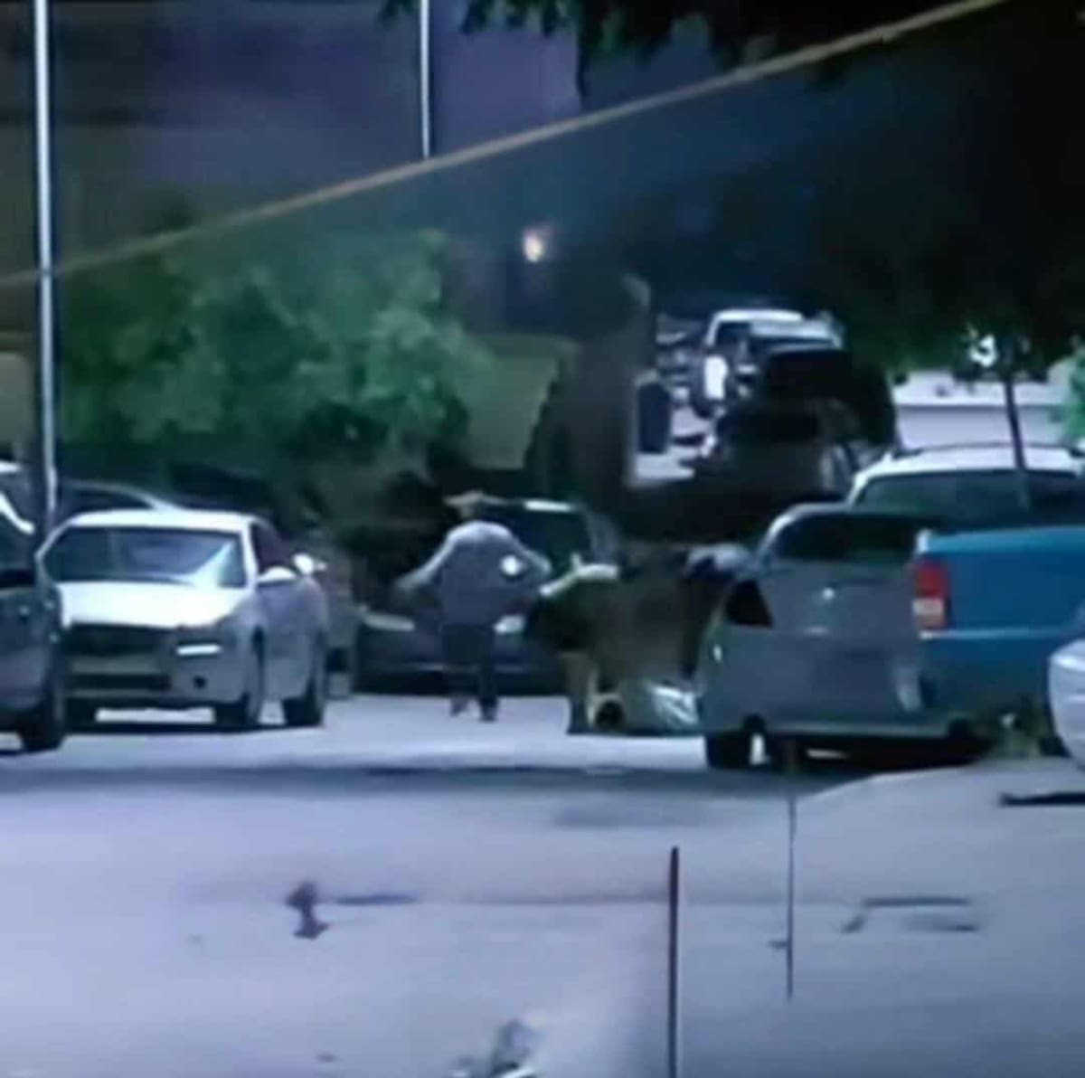 Un policía municipal de Nogales fue detenido tras intentar huir luego de disparar a una joven de 20 años.