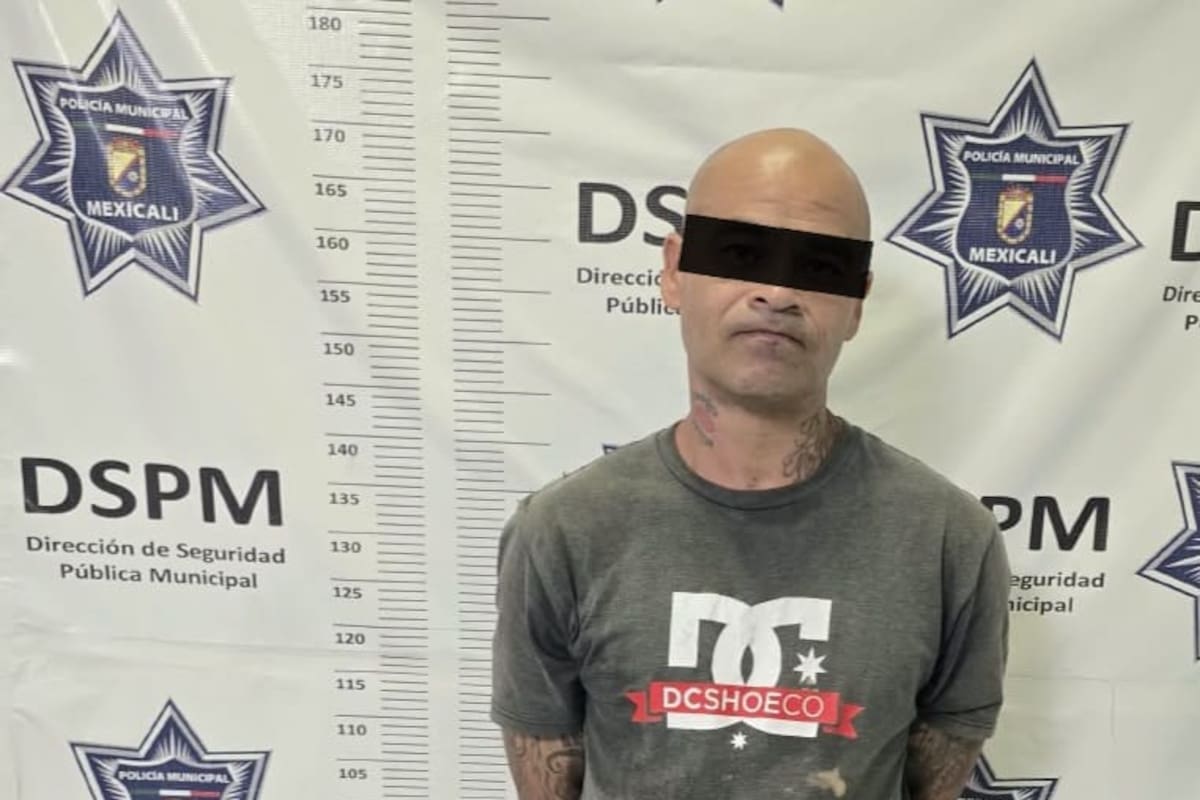 Sorprenden a hombre robando cableado telefónico en González Ortega