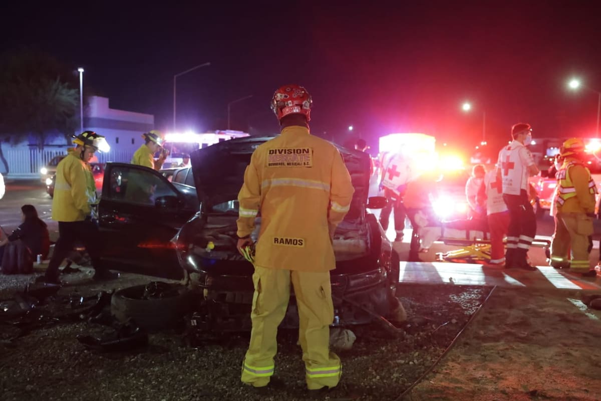 Choque en calzada Manuel Gómez Morín deja cuatro personas lesionadas