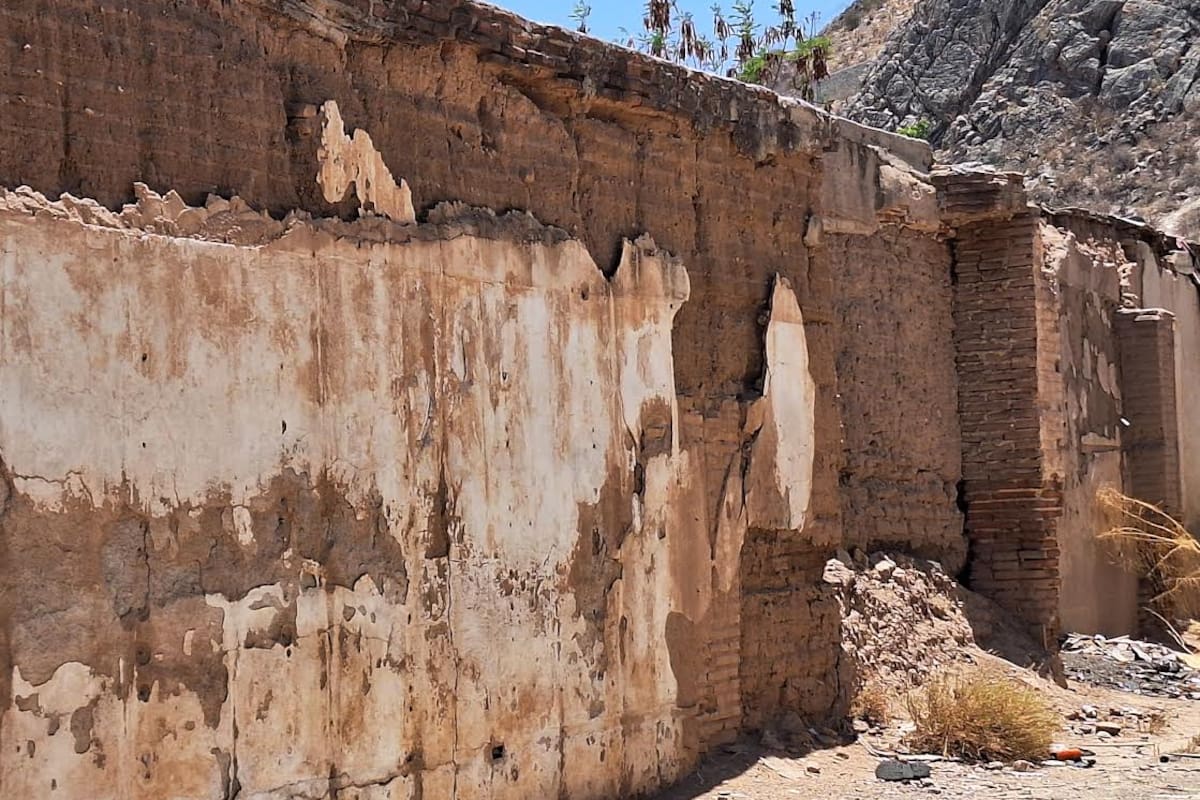 Advierten del peligro por edificios antiguos que están por derrumbarse en Hermosillo