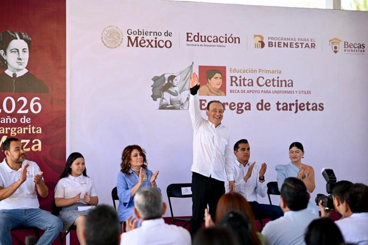 Alfonso Durazo inició en Sonora la entrega de tarjetas del programa de becas Rita Cetina para estudiantes de primarias públicas.