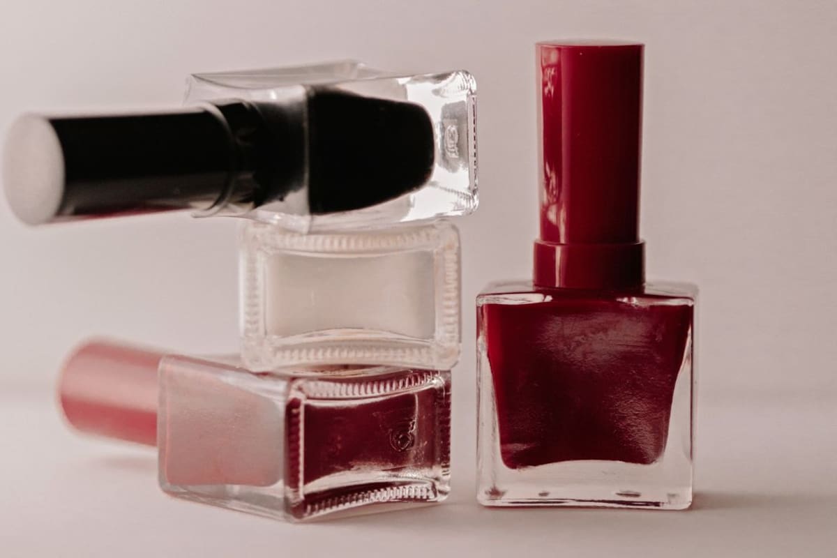 Cómo recuperar un esmalte seco con unas gotas de alcohol