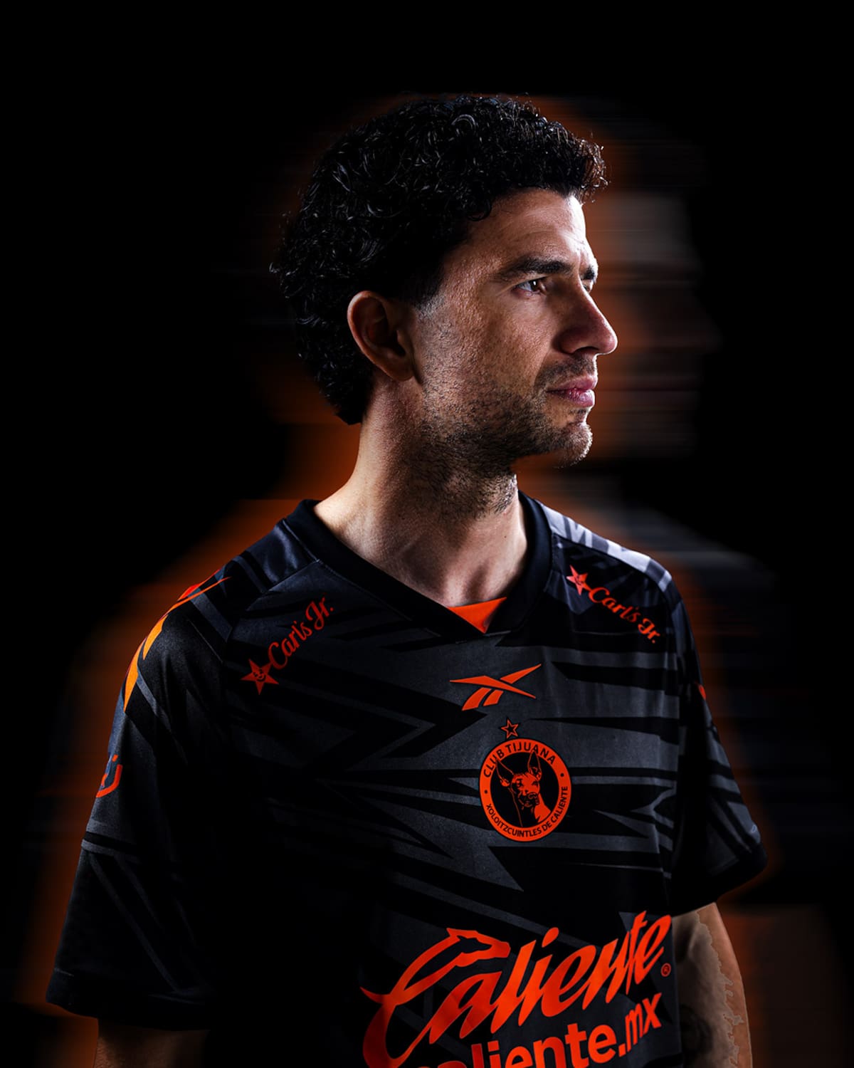 El nuevo jersey alternativo de Xolos estará disponible a partir del 13 de octubre a través de canales seleccionados, incluyendo reebok.mx, XoloShop, xoloshop.com, contenedor Reebok x Xolos, y Tiendas Innovasport de Tijuana. Foto: Cortesía