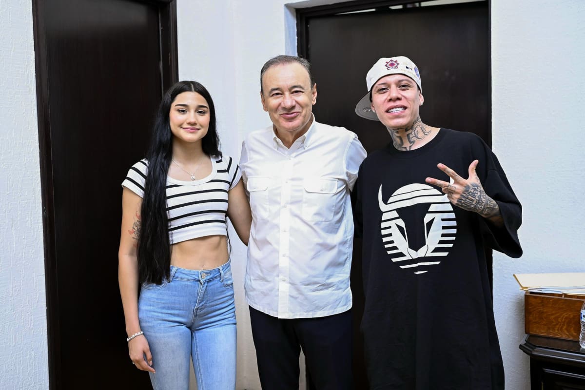 Camila Zamorano y Santa Fe Klan visitan a Alfonso Durazo en Palacio de Gobierno; así fue el encuentro