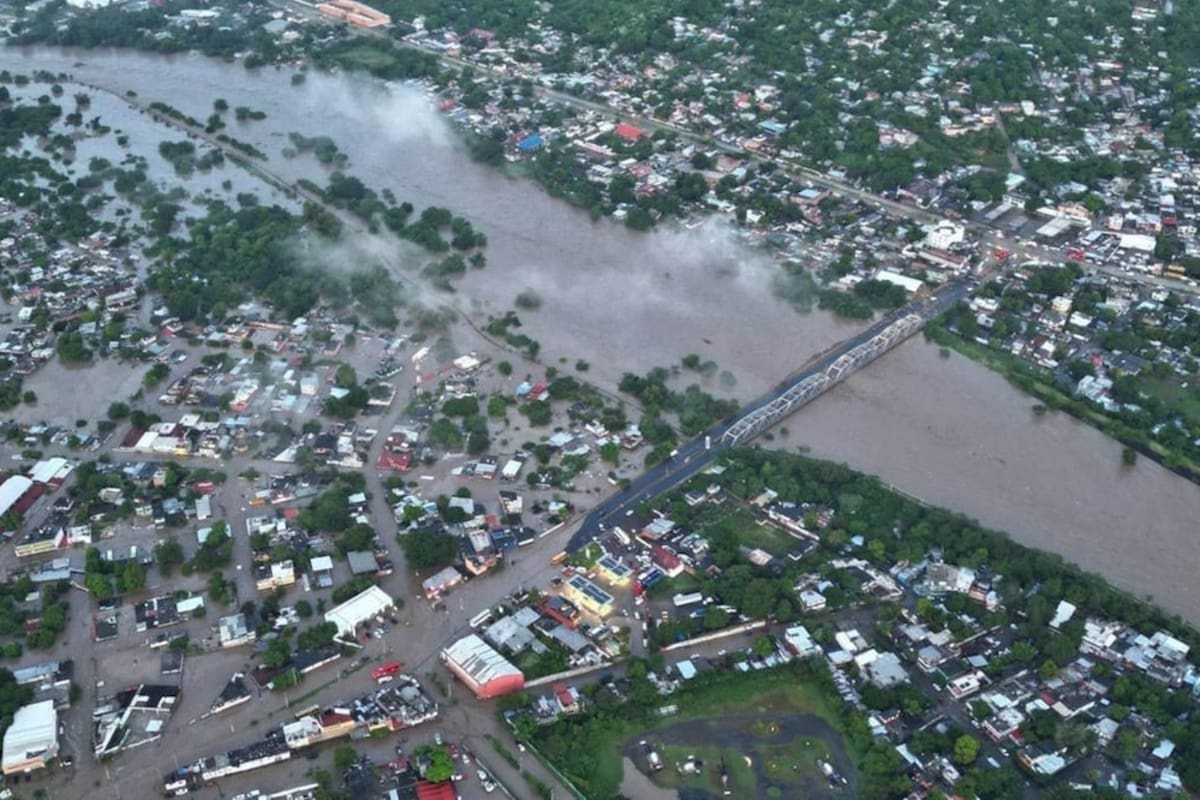 “¡Nuestros compañeros no son un número más!”: estudiantes de la UV convocan megamarcha en memoria de víctimas de las inundaciones en Veracruz