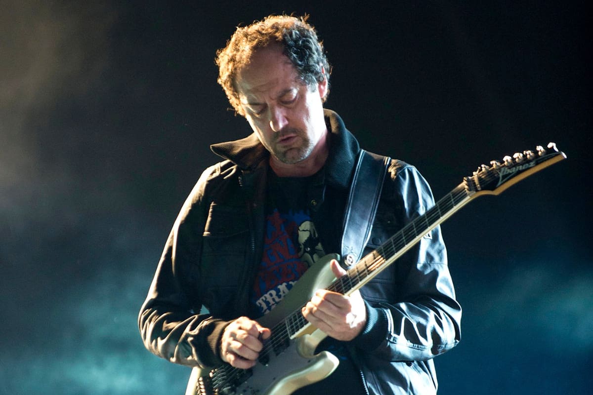 Caifanes dedica emotivo momento a Alejandro Marcovich durante concierto en León (VIDEO)