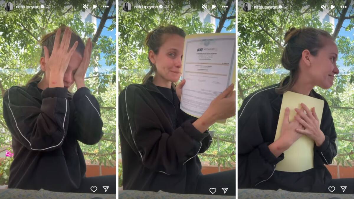 Natasha Dupeyrón rompe en llanto tras recibir su certificado de preparatoria | Captura de pantalla