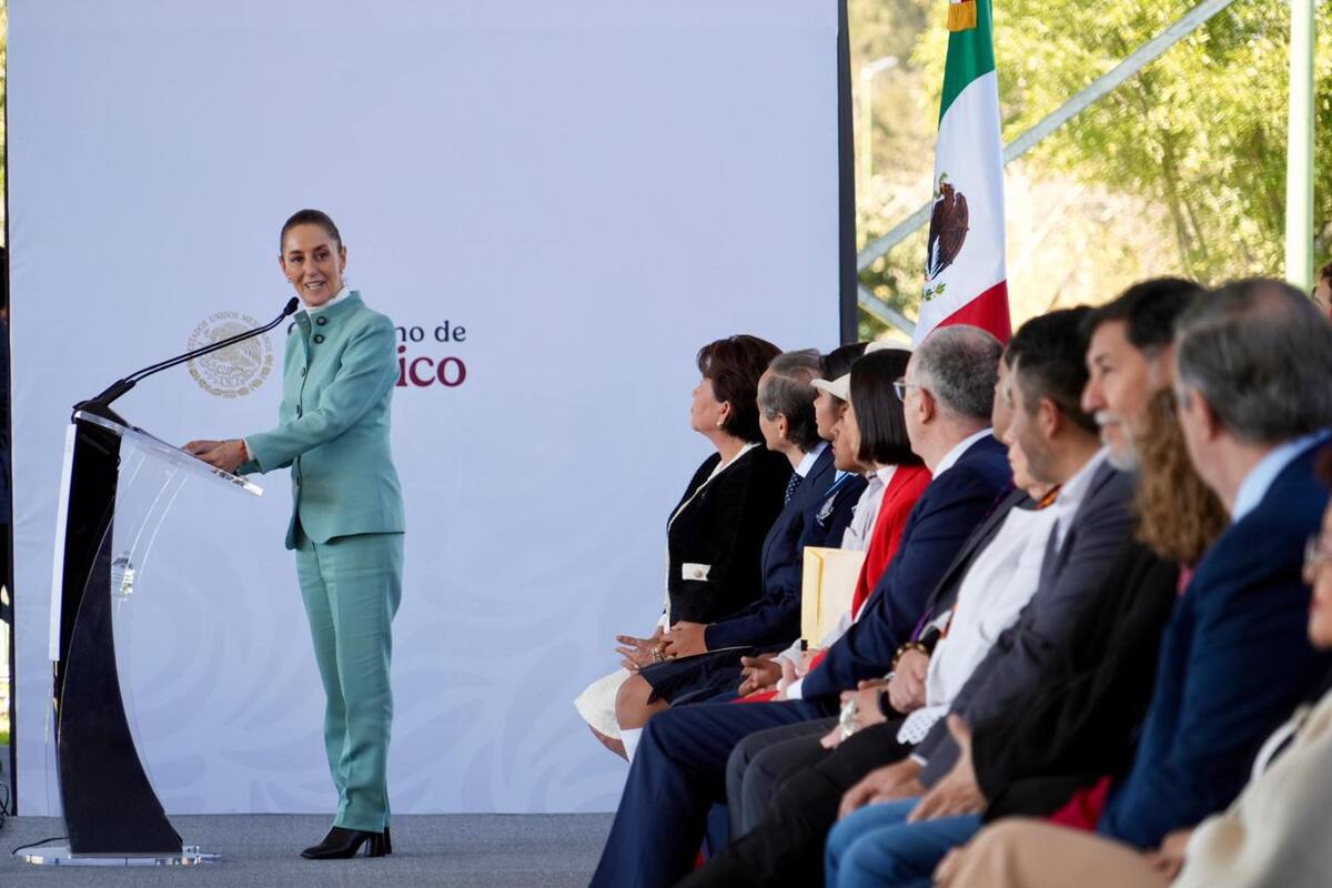 Claudia Sheinbaum firma Acuerdo Nacional por el Derecho al Agua. | Crédito: Presidencia