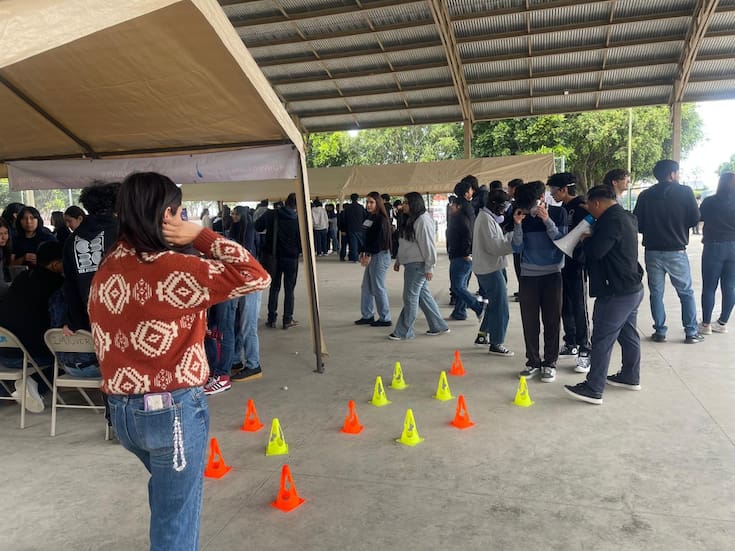 Alertan en Rosarito sobre redes delictivas digitales; lanzan programa “No caigas en las redes” en preparatorias