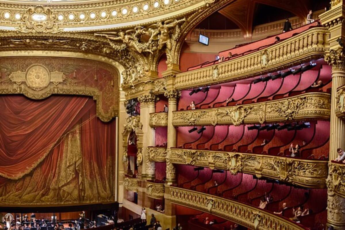 Una enfermera y su esposo murieron atrapados en los asientos giratorios de un teatro, en China, durante una función dedicada a los trabajadores de la salud que lucharon contra el Covid-19