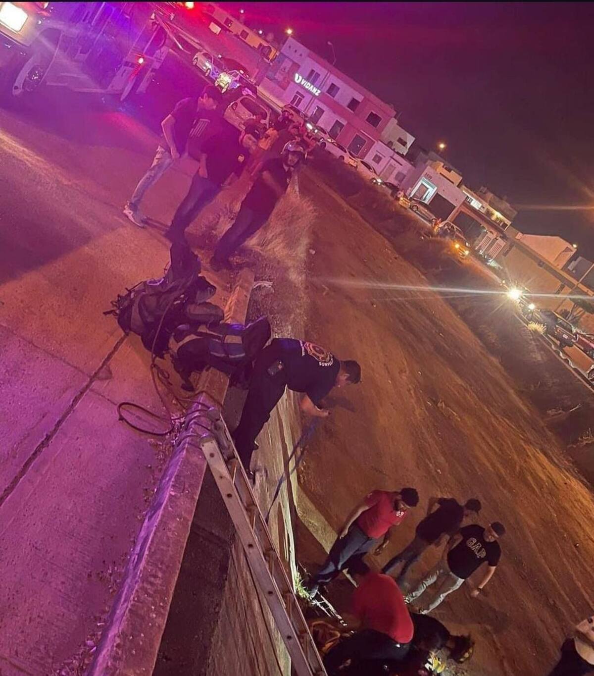 Padre de Kimberly Loaiza sufre aparatoso accidente automovilístico