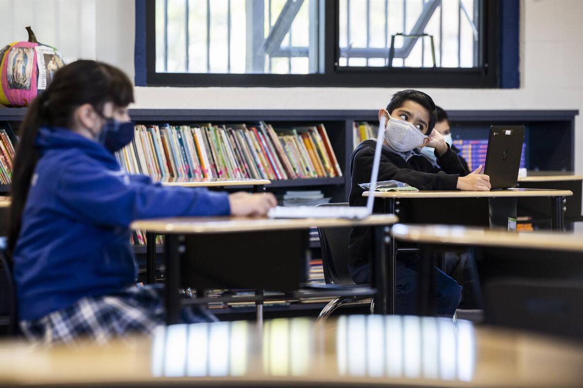 Regreso a clases: 25 millones de alumnos en México volverán hoy a las aulas