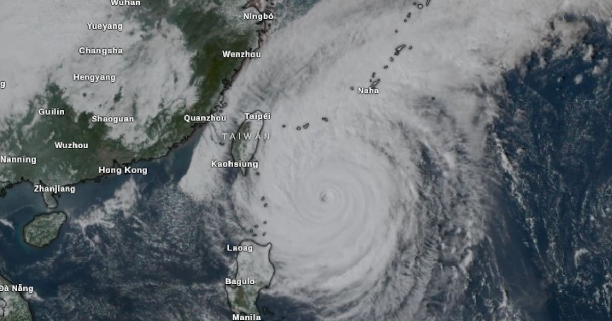 El supertifón Champi se convierte en el ciclón tropical más poderoso del planeta y alcanza la categoría 5