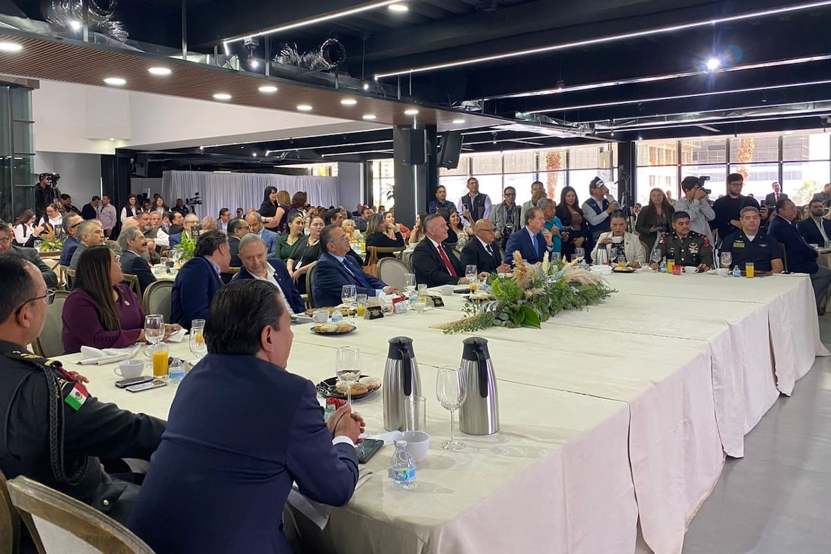 Renueva mesa directiva Canaco Tijuana