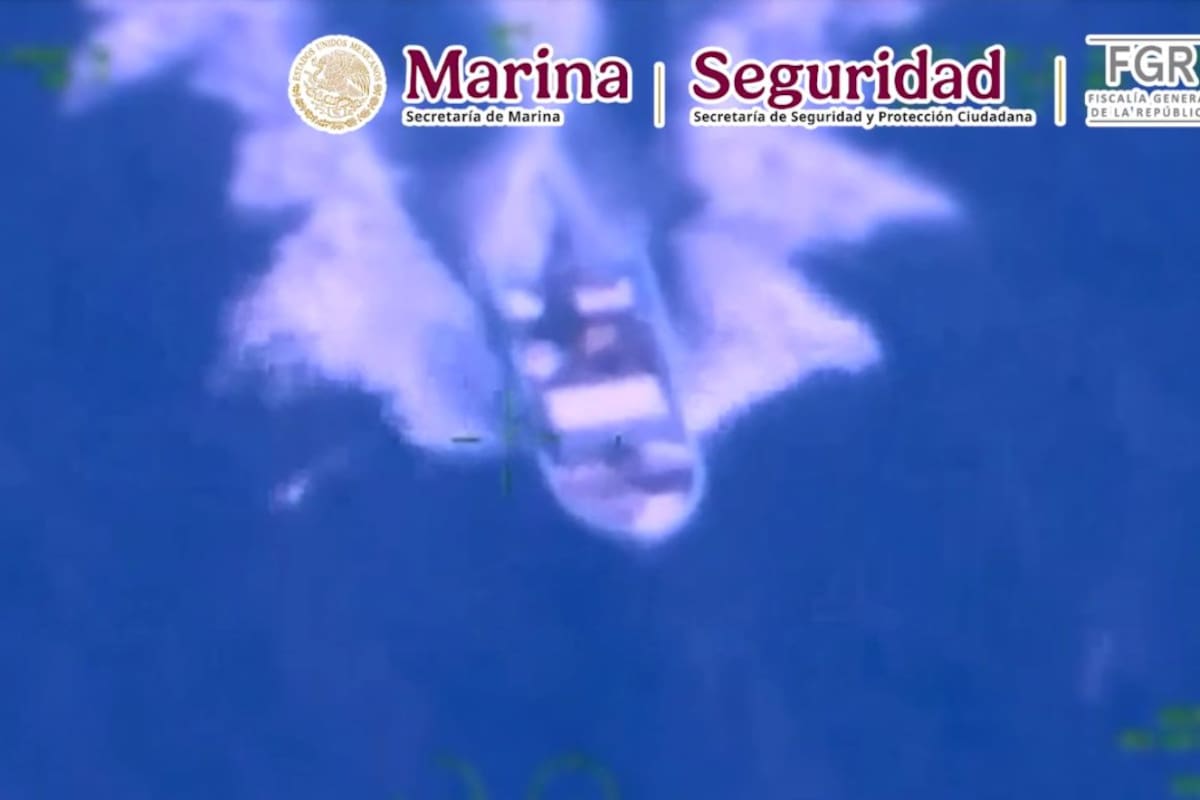 Marina intercepta una embarcación con mil 530 kilos de cocaína frente a Chiapas y evita que más de 3 millones de dosis lleguen a las calles