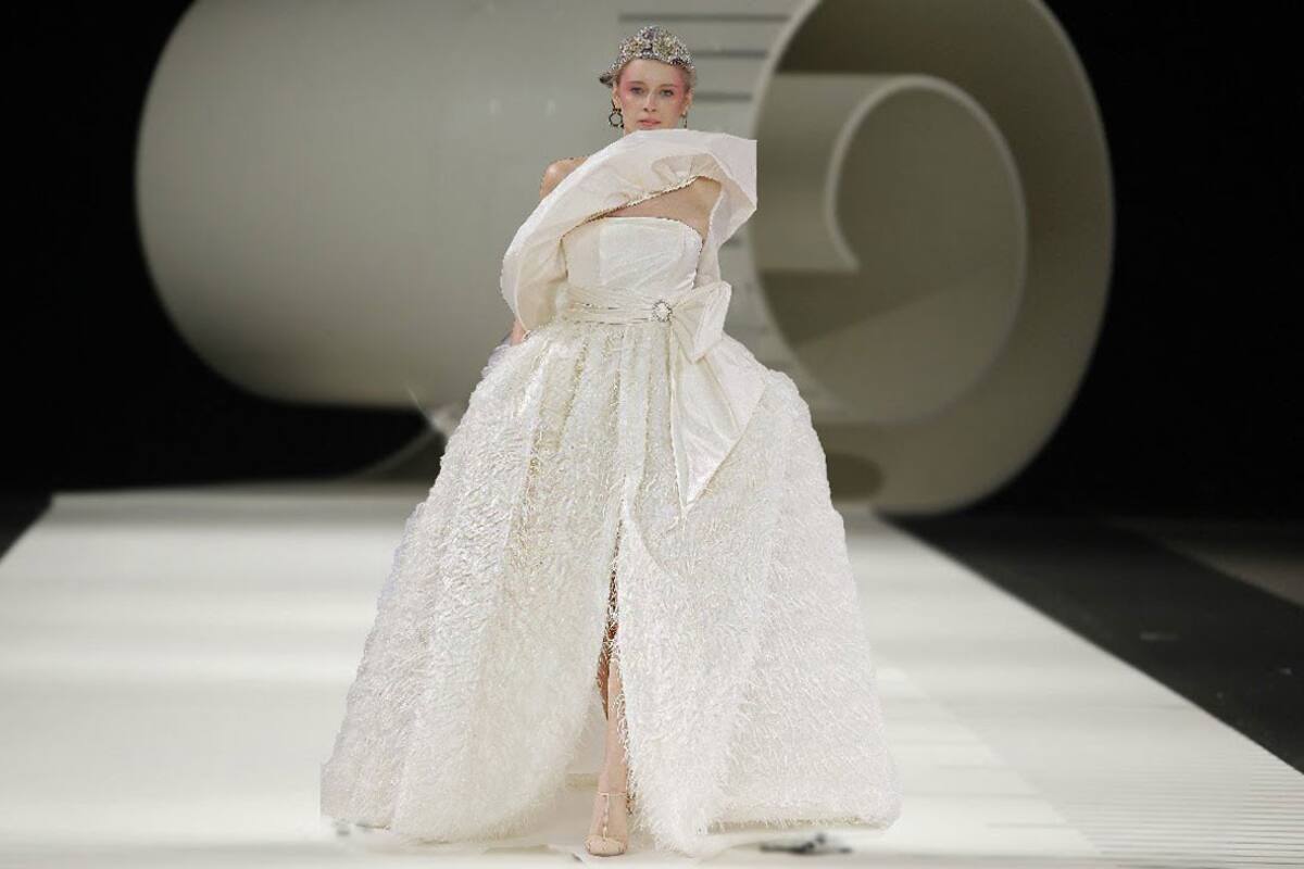 Yolancris regresa a París con alta costura inspirada en Poe