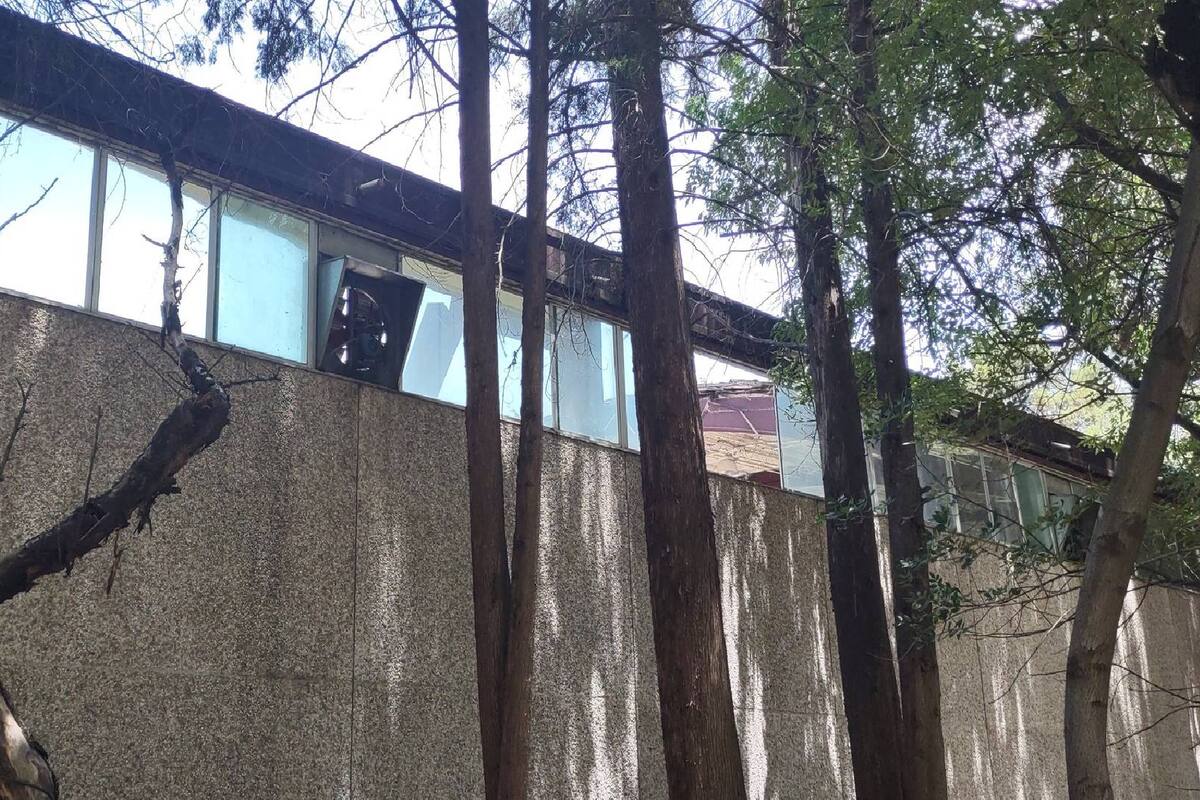 VIDEO: Cae domo de gimnasio central IPN en Zacatenco