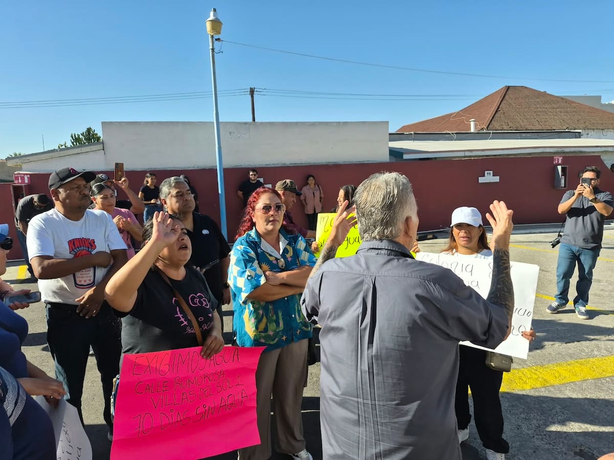 Habitantes de Ensenada protestaron por cortes de agua, cobros elevados y problemas con el suministro de pipas. Foto: Cortesía