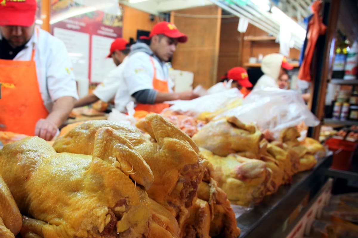 Alzas en carne de res y pollo empujan inflación en mayo