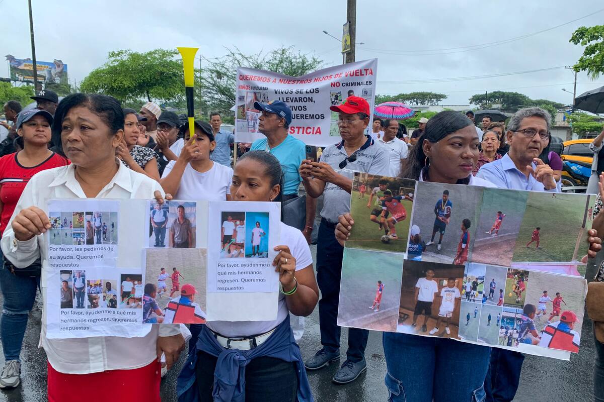 16 militares detenidos en Ecuador tras encontrarse cuerpos calcinados de cuatro menores