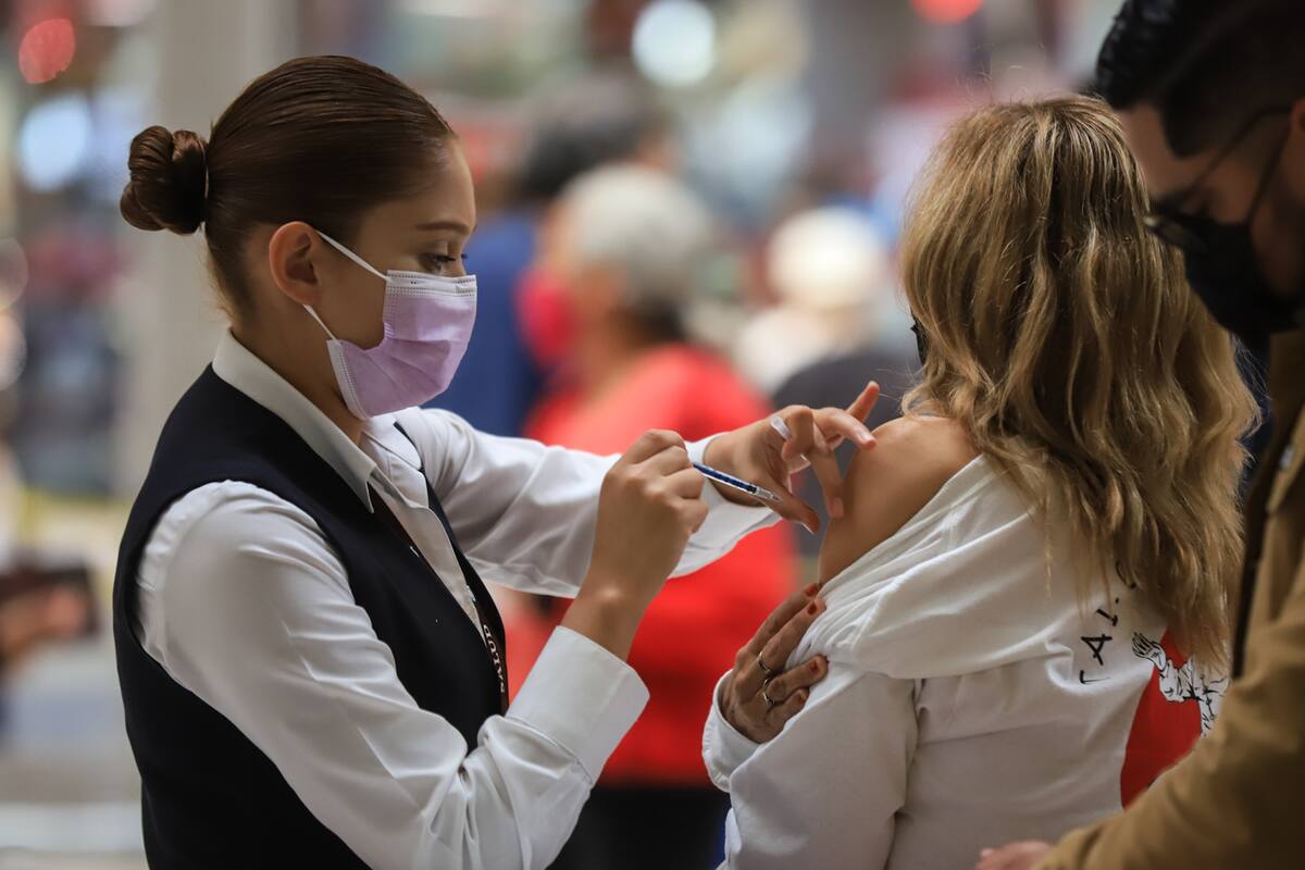 Arranca vacunación binacional para sector industrial